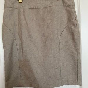 Banana Republic light cream skirt size 14